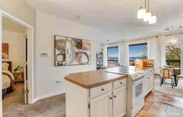 One room for rent with private bath