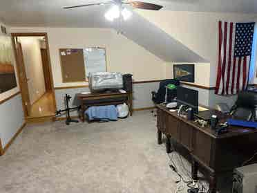 Room for rent. Great location.