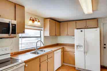 Cozy room available for rent
