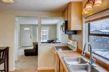 Cozy room available for rent