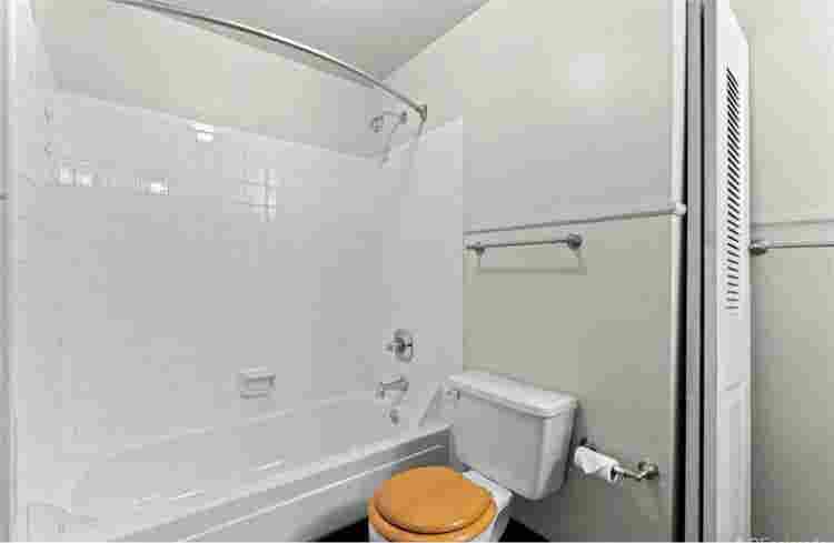 room for rent in a townhome
