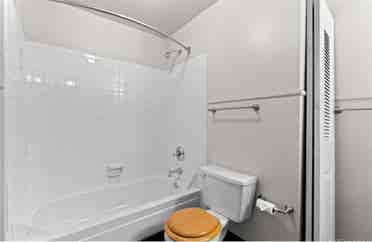 room for rent in a townhome