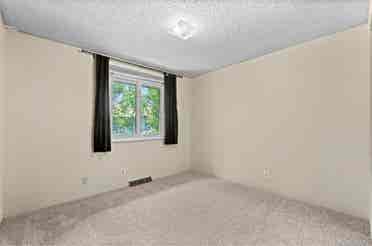 room for rent in a townhome