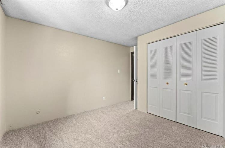 room for rent in a townhome