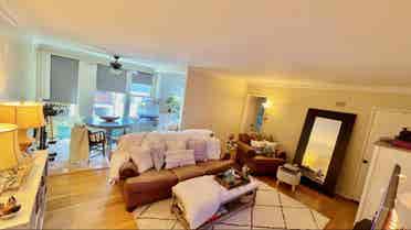 Looking for awesome roomy !
