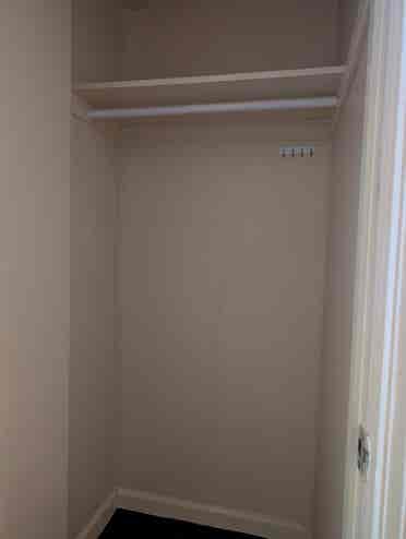 Approx  sqft, Jamaica NY F train