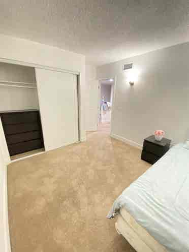 En-suite bedroom available for rent