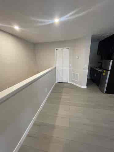 Fresh, newly remodeled apt. studio
