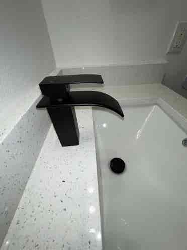 Fresh, newly remodeled apt. studio