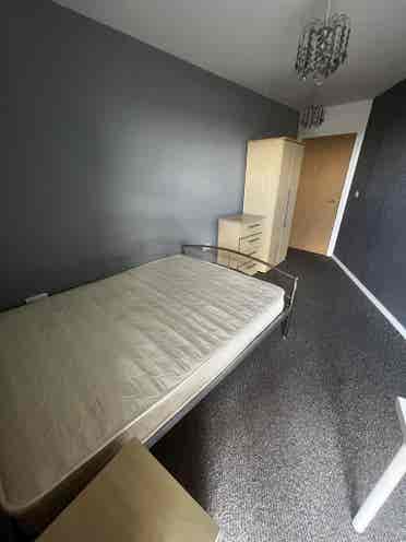 Double room + main bathroom Oct 2nd