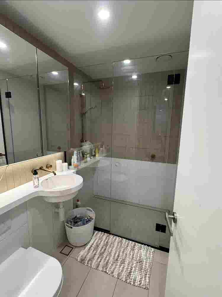 Room with ensuite on th floor CBD