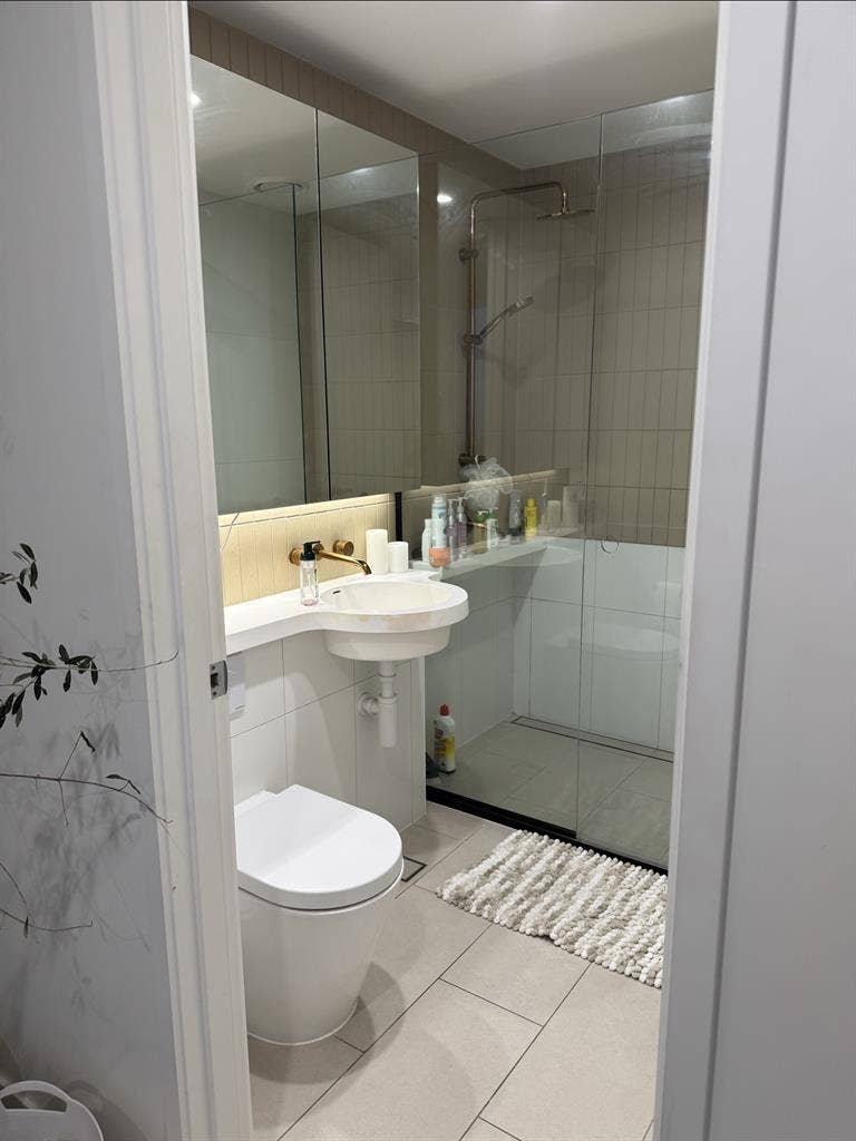 Room with ensuite on th floor CBD