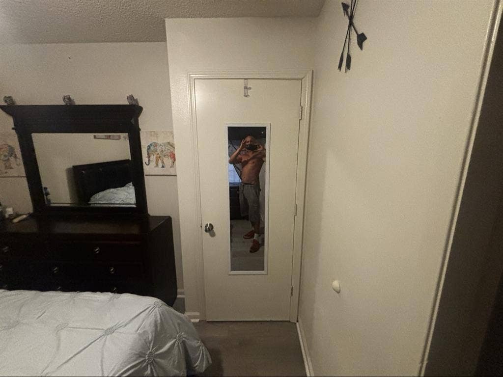 Furnished room queen and smart tv