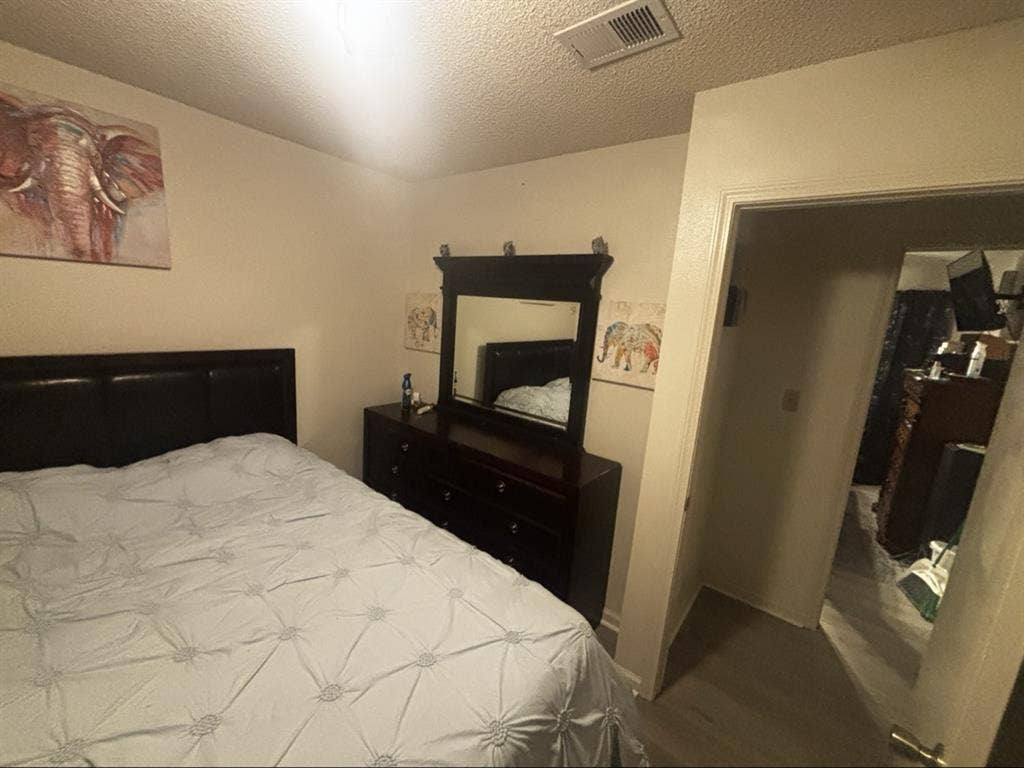 Furnished room queen and smart tv