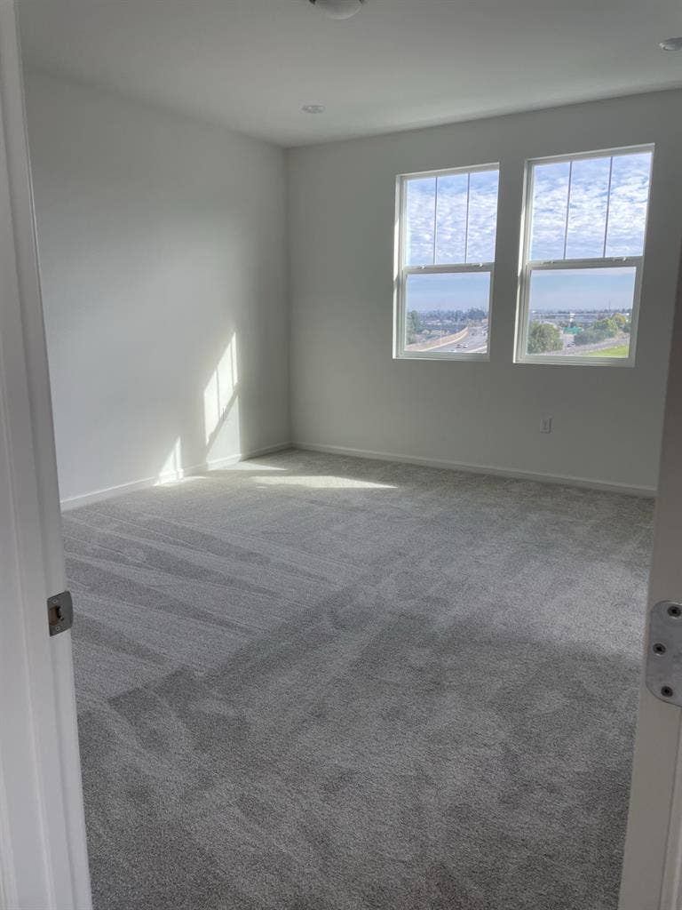 Large MasterRoom Open at a New Home