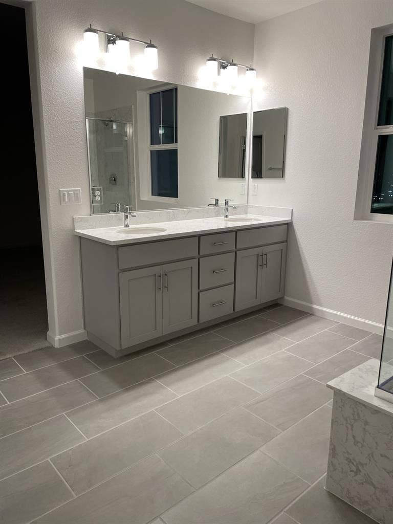 Large MasterRoom Open at a New Home
