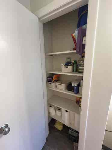ISO female roommate
