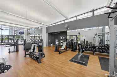 Opp SF Caltrain - Master Bed & Bath
