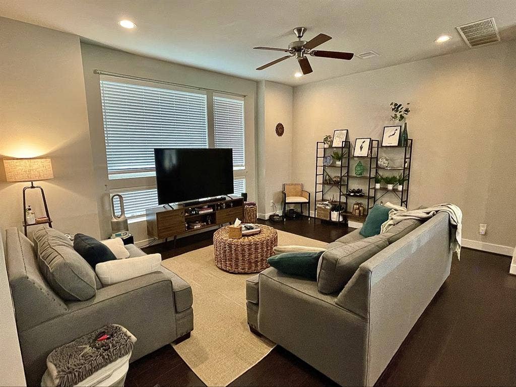 Heights private room for rent