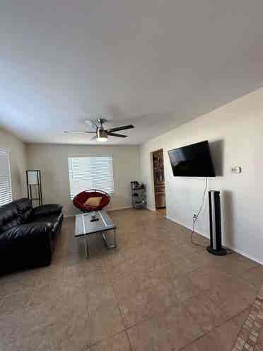 Private Room w/shared Bath for Rent