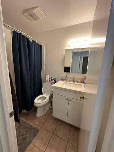 Private Room w/shared Bath for Rent