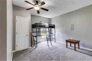 Private bedroomm