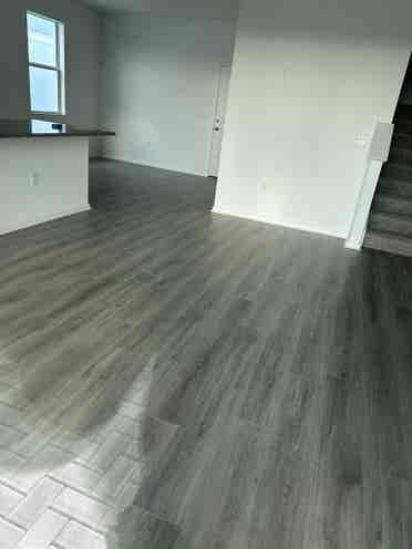 Looking for roommates in Westlake