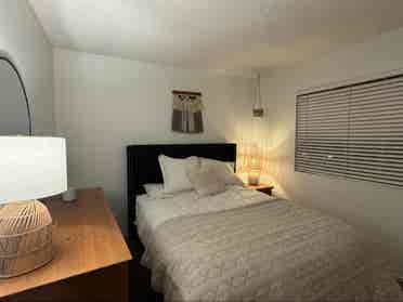 Furnished room weekly / monthly pay