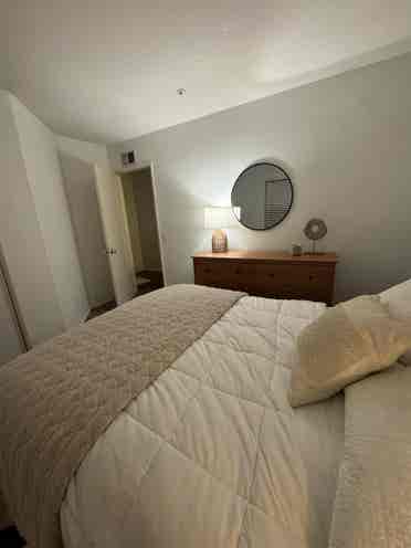Furnished room weekly / monthly pay