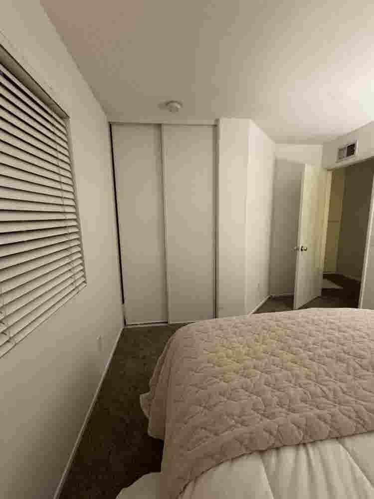 Furnished room weekly / monthly pay