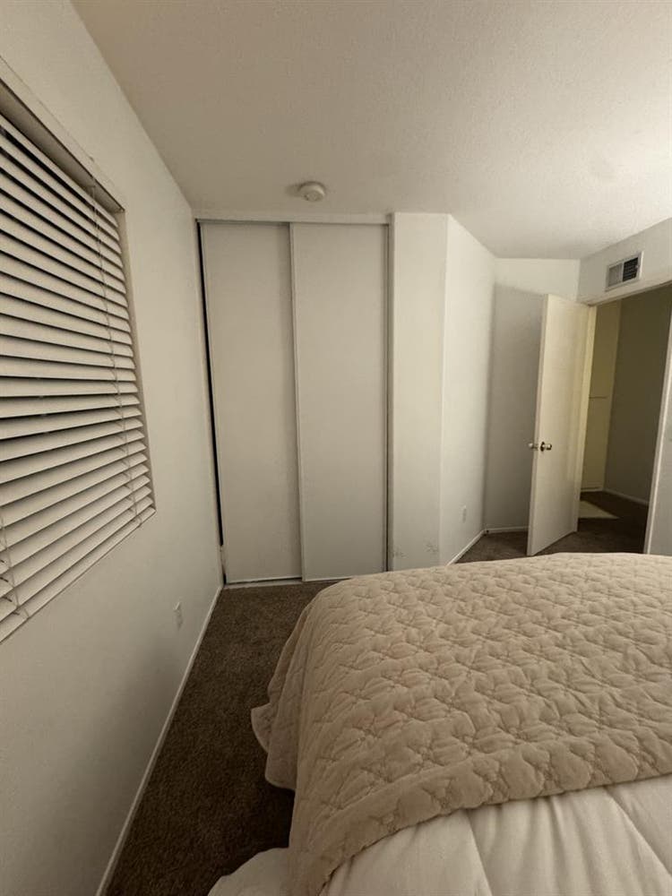 Furnished room weekly / monthly pay