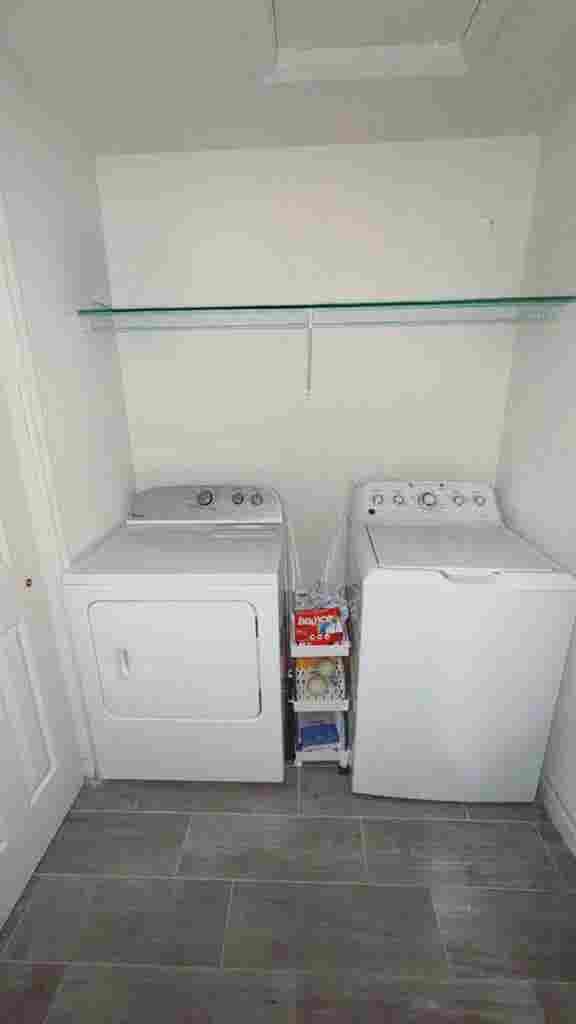House/Room available by The Forum