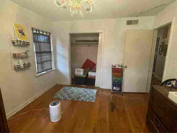 2 girls looking for 3rd room mate