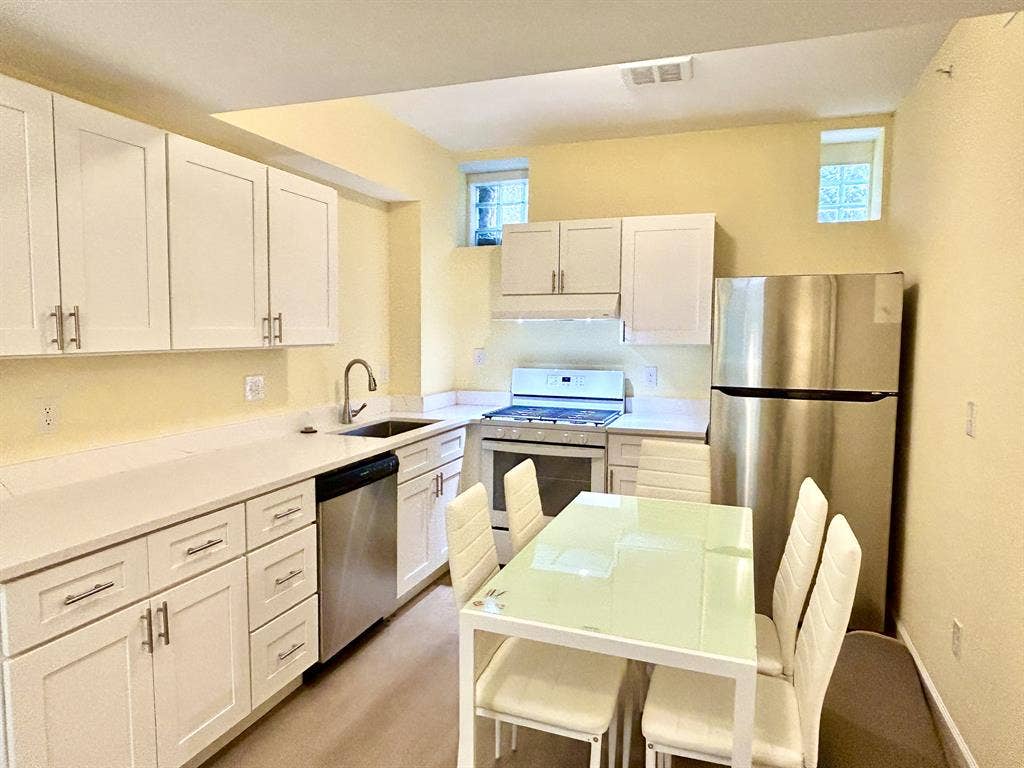 FULLY FURNISHED & RENOVATED Room