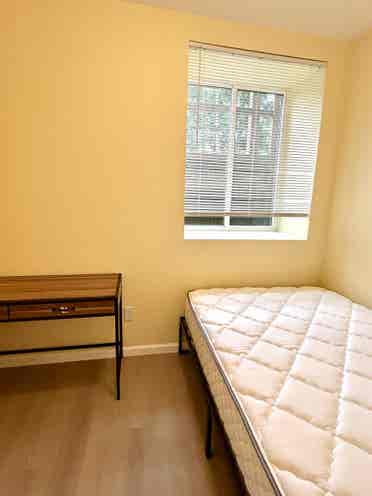 FULLY FURNISHED & RENOVATED Room