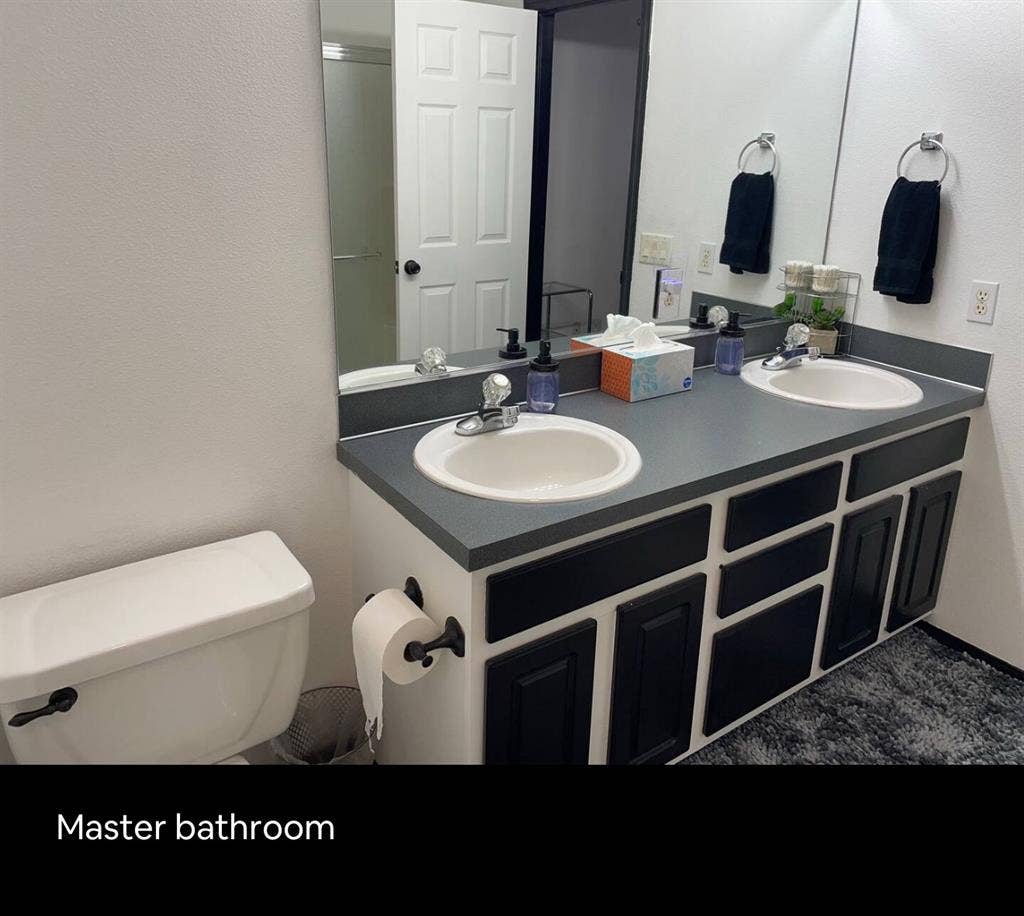 Huge Master Bedroom w/Private Bath