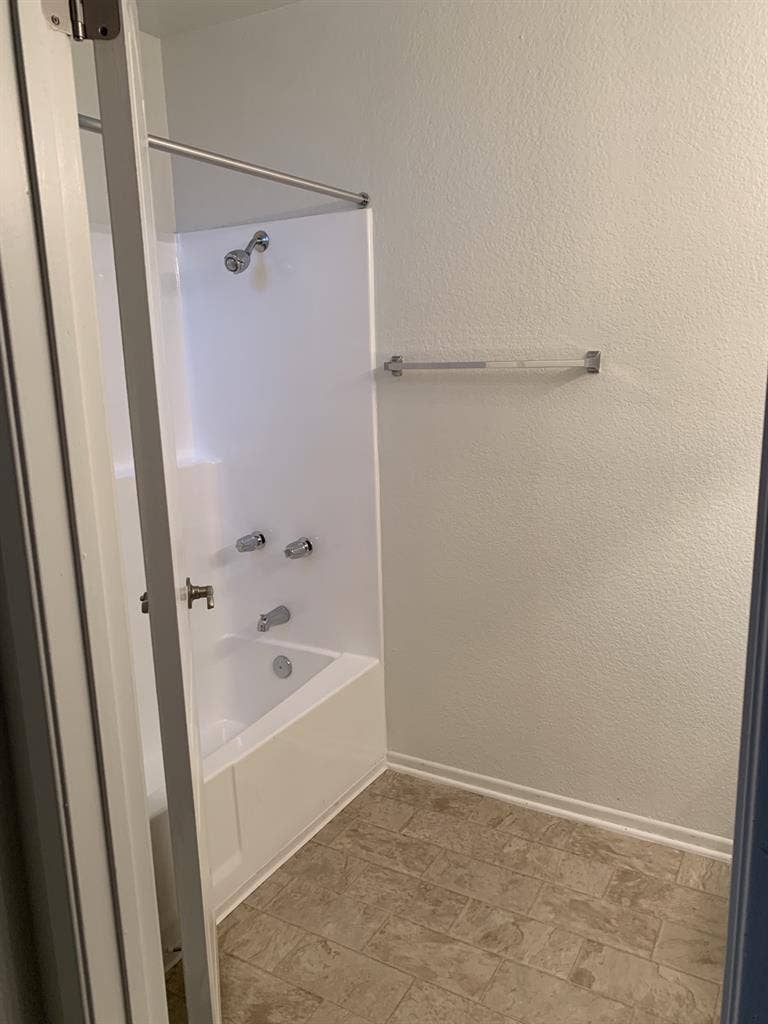 need roommate