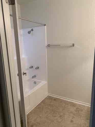need roommate
