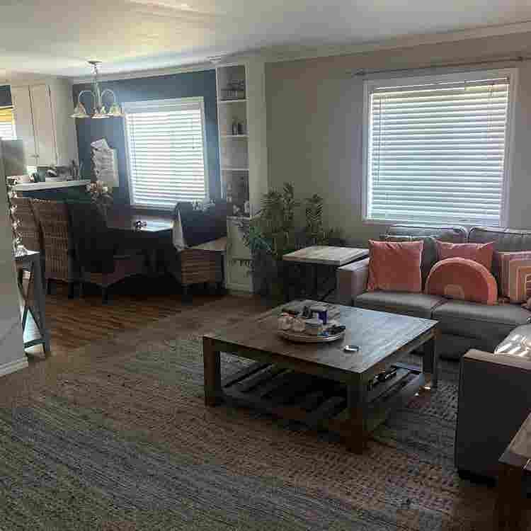 1 room with shared bathroomm