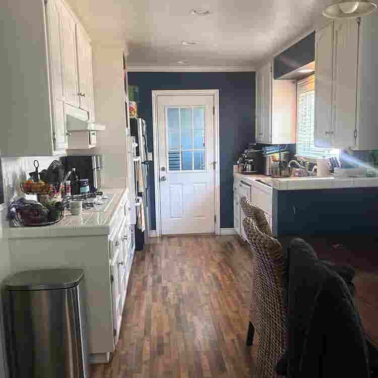 1 room with shared bathroomm