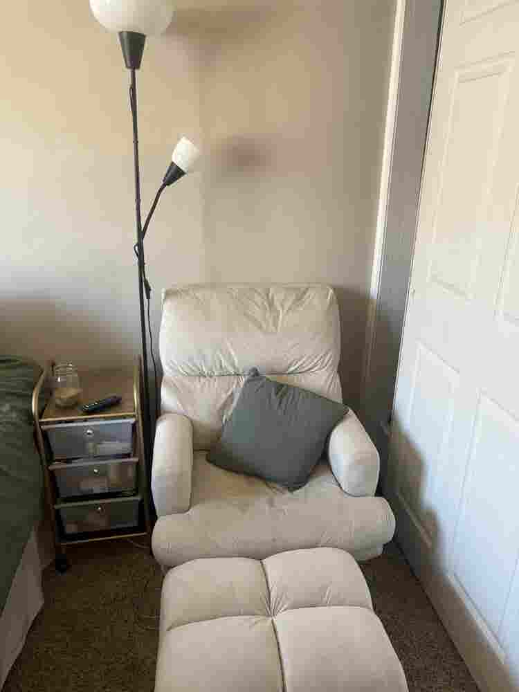 1 room with shared bathroomm