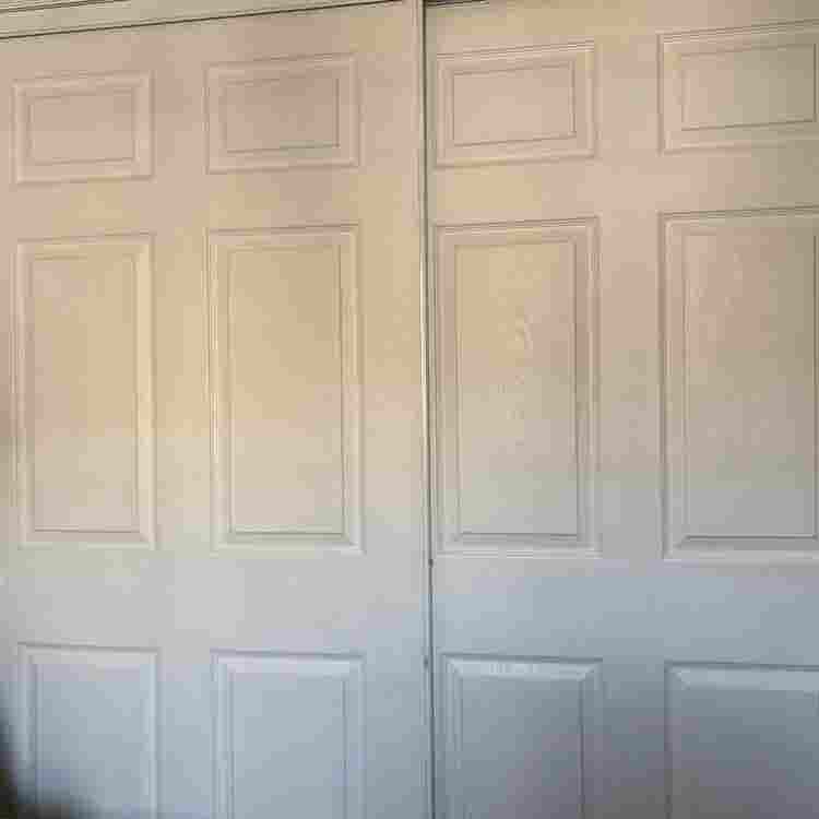 1 room with shared bathroomm