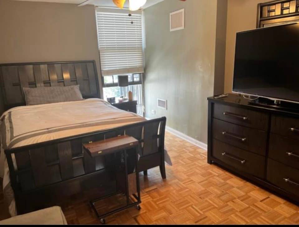 Eighteen
Floor Condominium