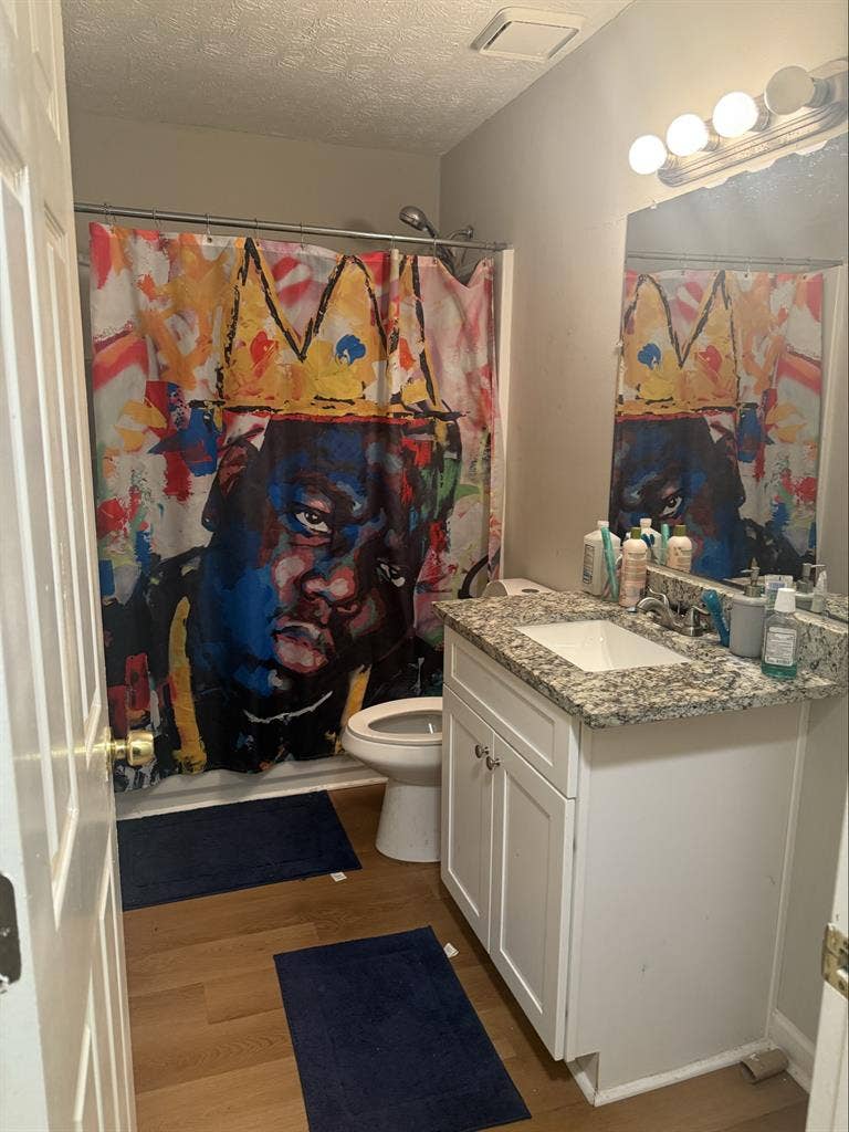 Room In Rooming House for Rent