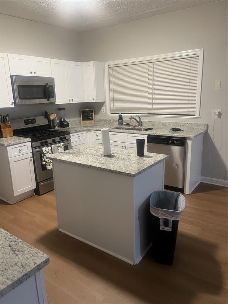 Room In Rooming House for Rent