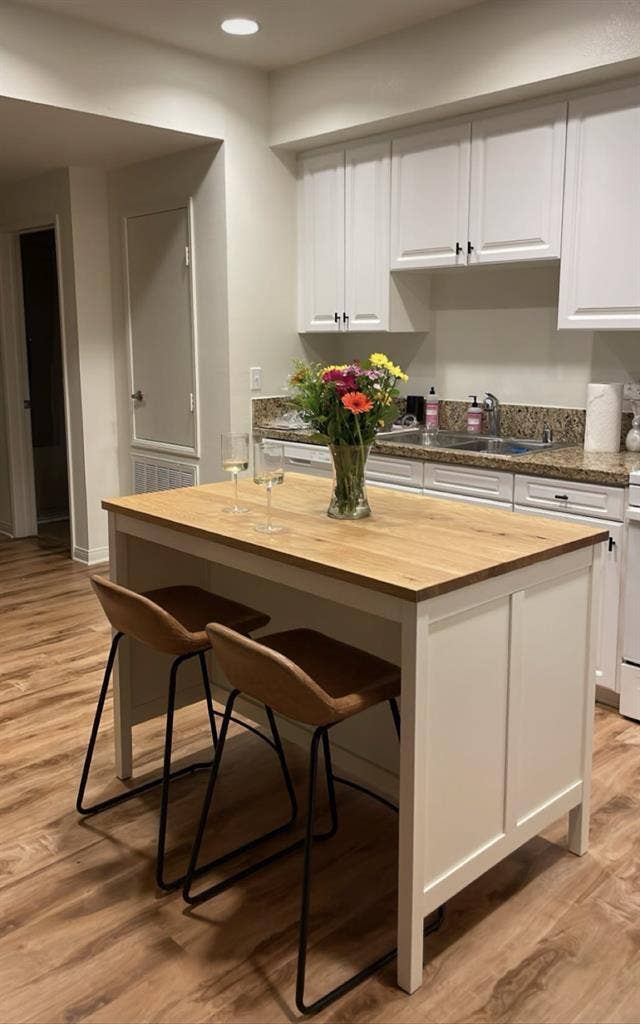 Looking for a female roommate