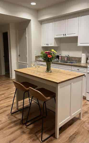 Looking for a female roommate