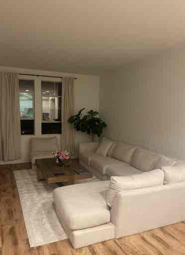 Looking for a female roommate