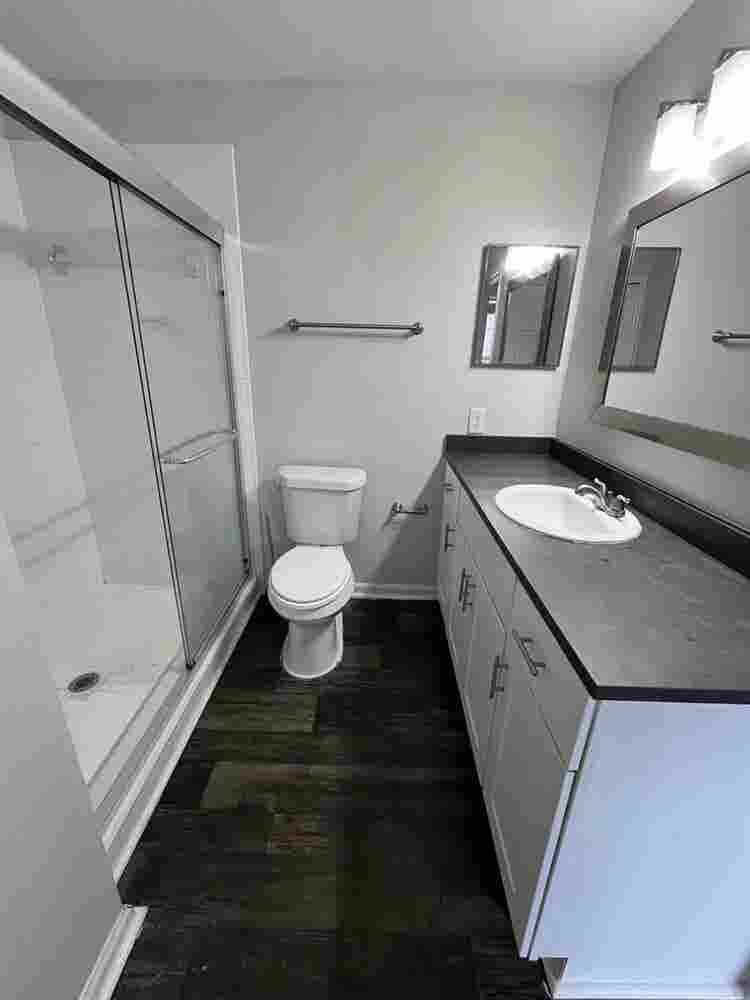 MASTER BEDROOM AVALIABLE