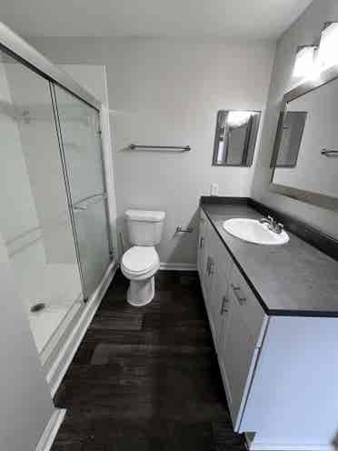 MASTER BEDROOM AVALIABLE